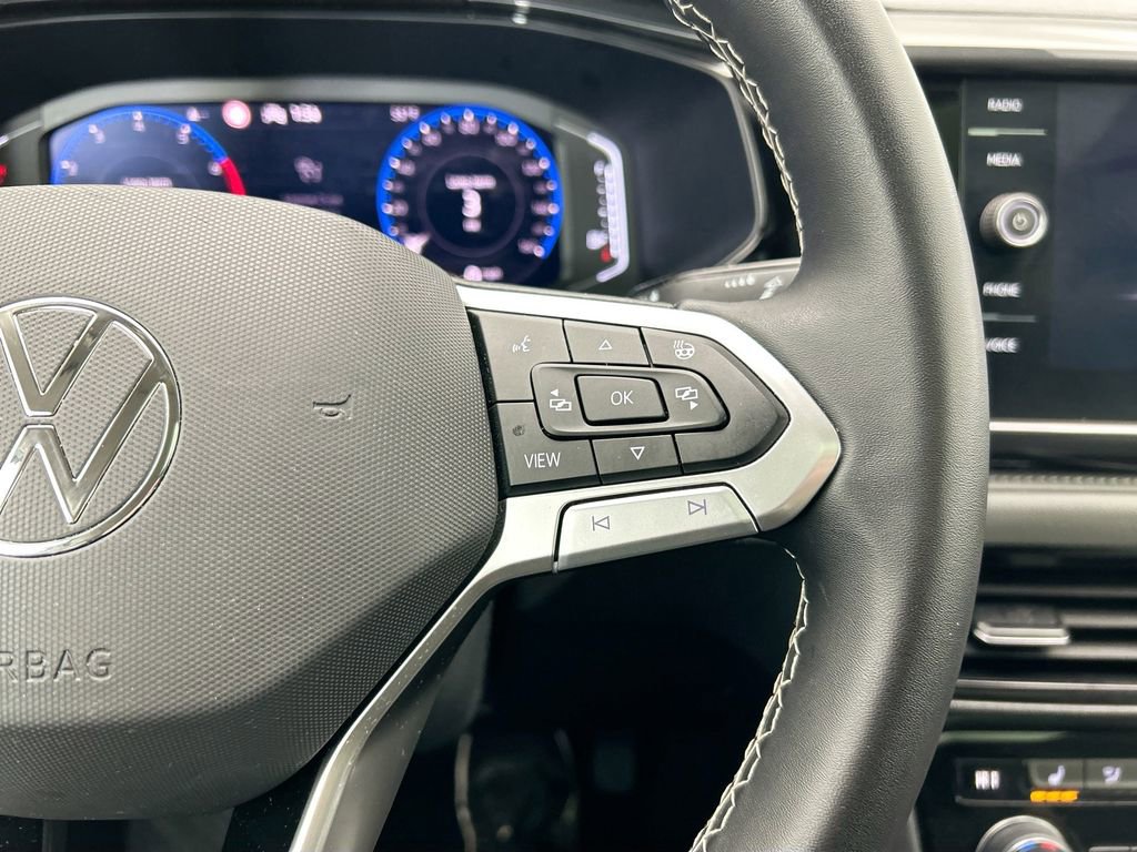 Used 2022 Volkswagen Taos SEL image 12