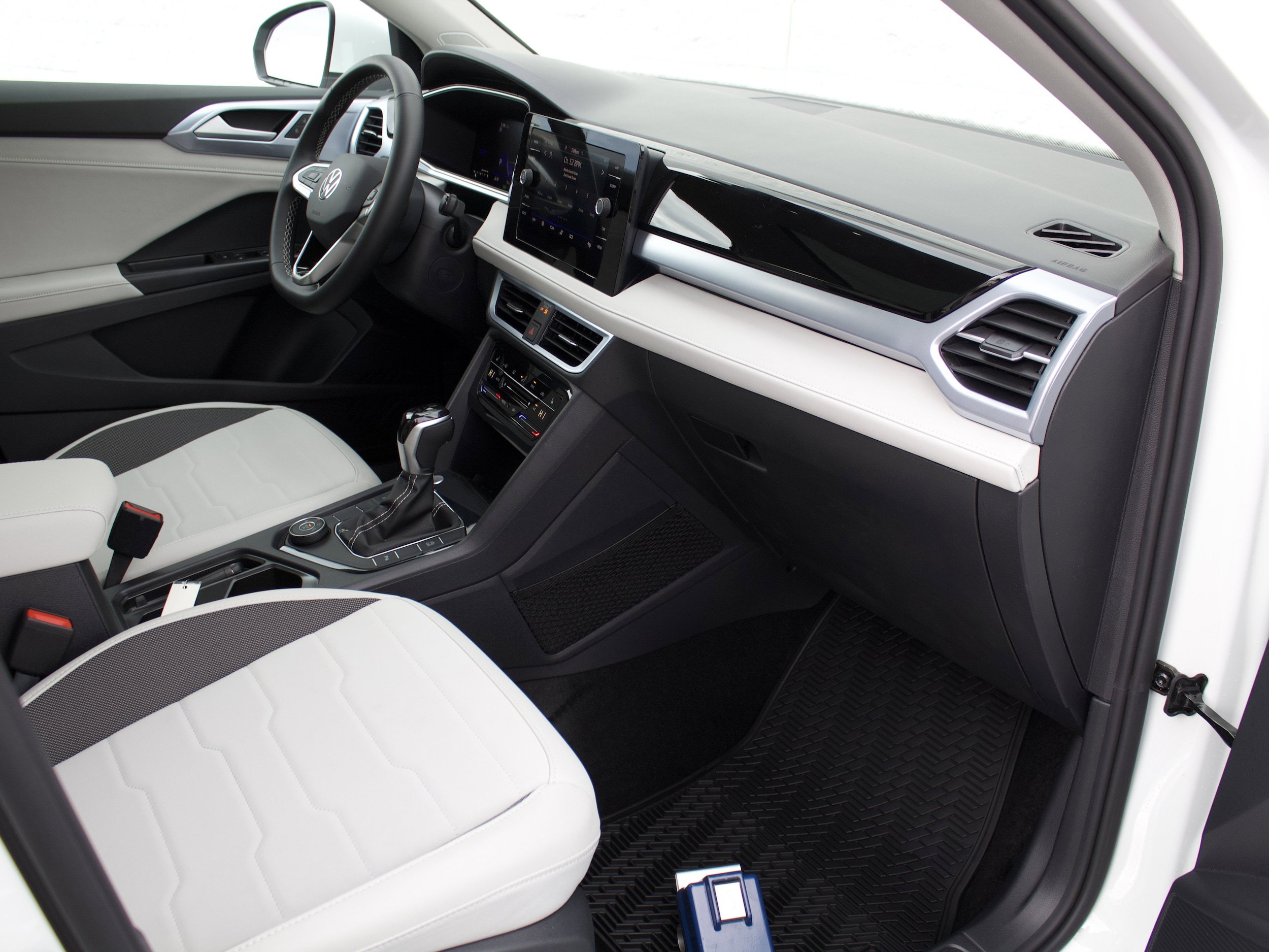 New 2026 Volkswagen Taos SE AWD/4WD image 34