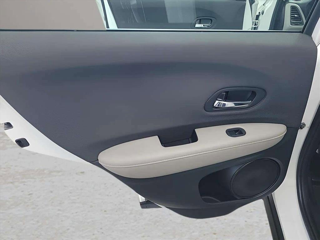 Used 2021 Honda HR-V LX image 18