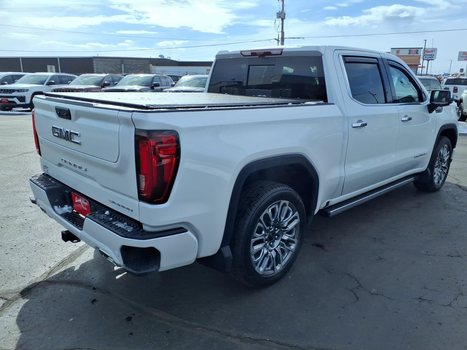 Used 2025 GMC Sierra 1500 Denali Ultimate AWD/4WD image 4
