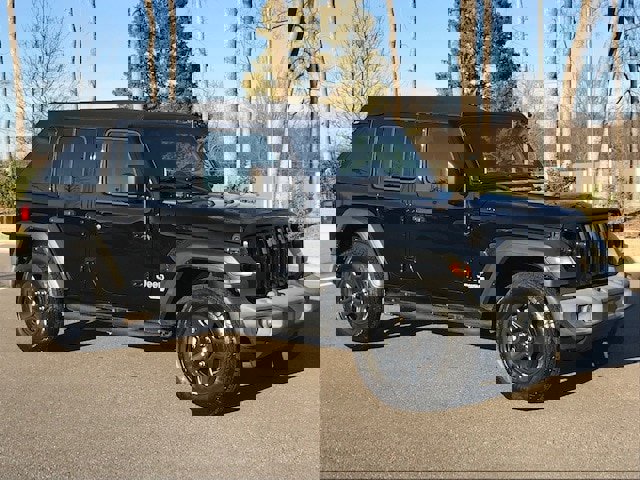 Used 2018 Jeep Wrangler Unlimited Sport image 2