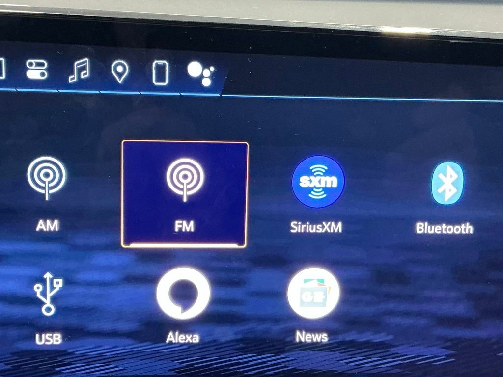 Used 2024 Chevrolet Traverse LT image 38