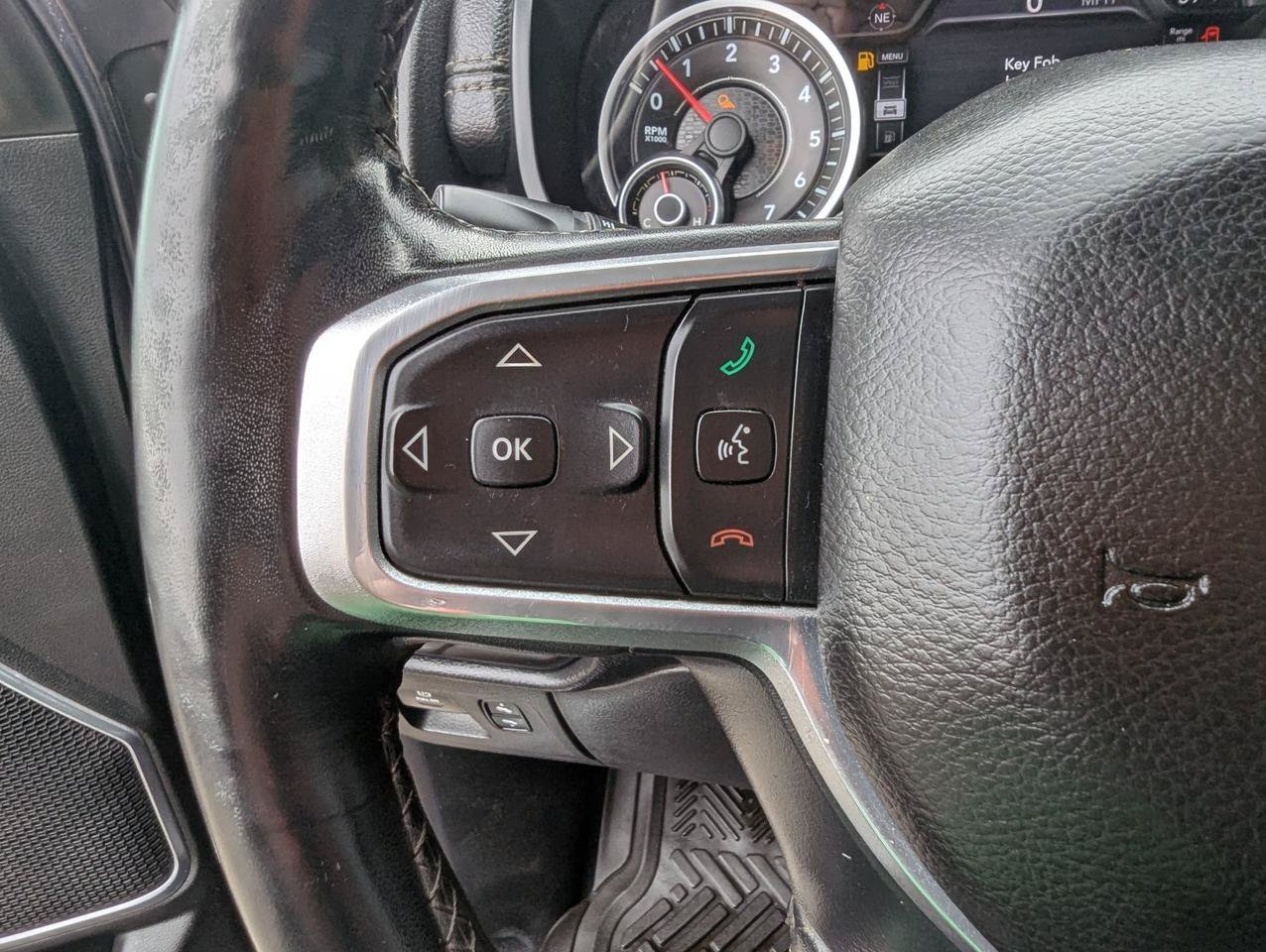 Used 2019 RAM 1500 Laramie AWD/4WD image 14