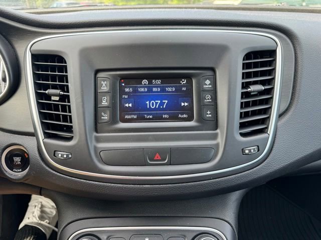 Used 2015 Chrysler 200 Limited FWD image 29