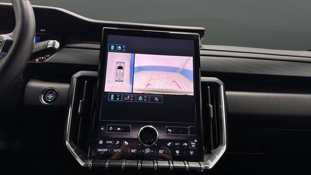 Used 2024 GMC Acadia Elevation w/ Trailering Package image 38