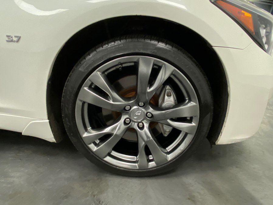 Used 2016 INFINITI Q70 L 3.7 w/ Deluxe Touring Package AWD/4WD image 16