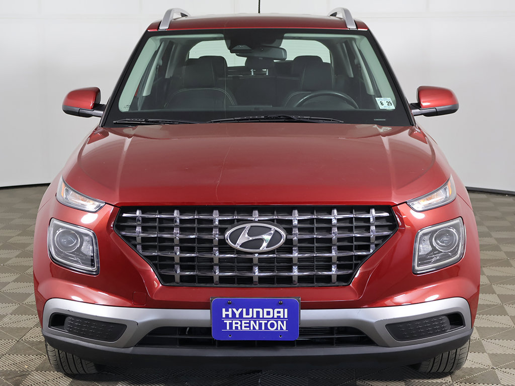 Certified 2024 Hyundai Venue SEL FWD image 10