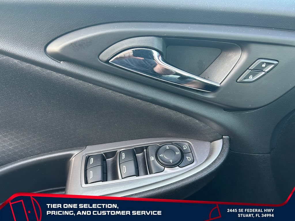 Used 2025 Chevrolet Malibu LT FWD image 17