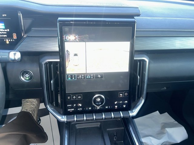 Used 2025 GMC Acadia Elevation image 21