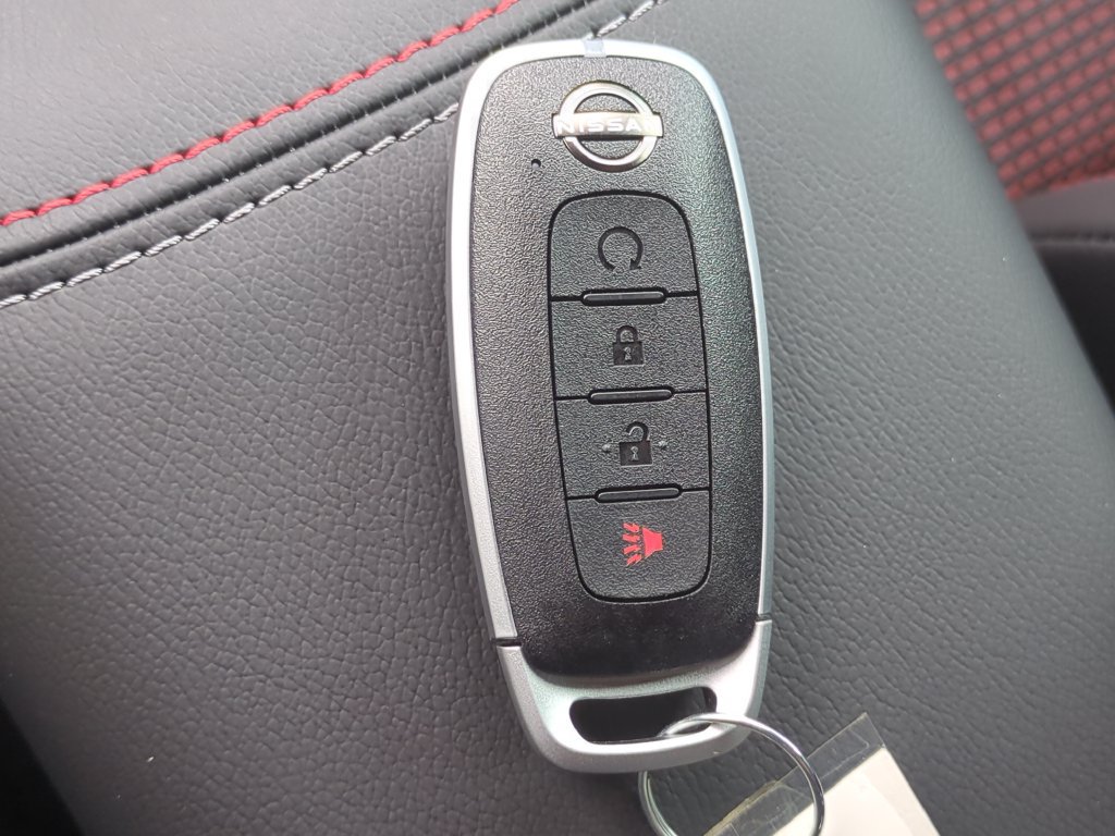 Certified 2026 Nissan Kicks SR FWD image 9