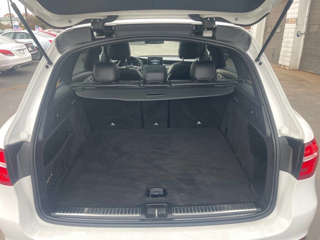 Used 2019 Mercedes-Benz GLC 300 4MATIC image 11