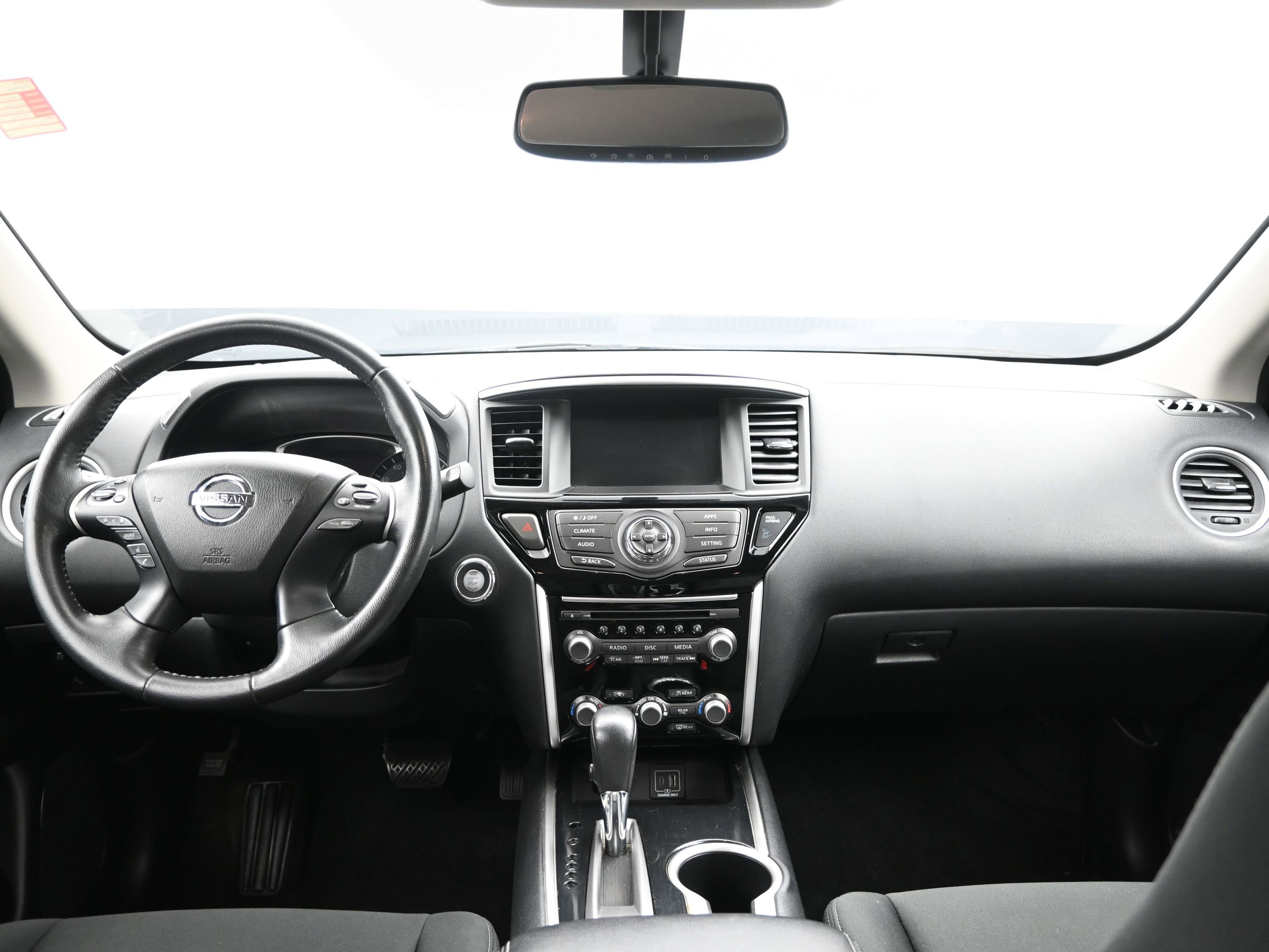 Used 2020 Nissan Pathfinder SV image 21