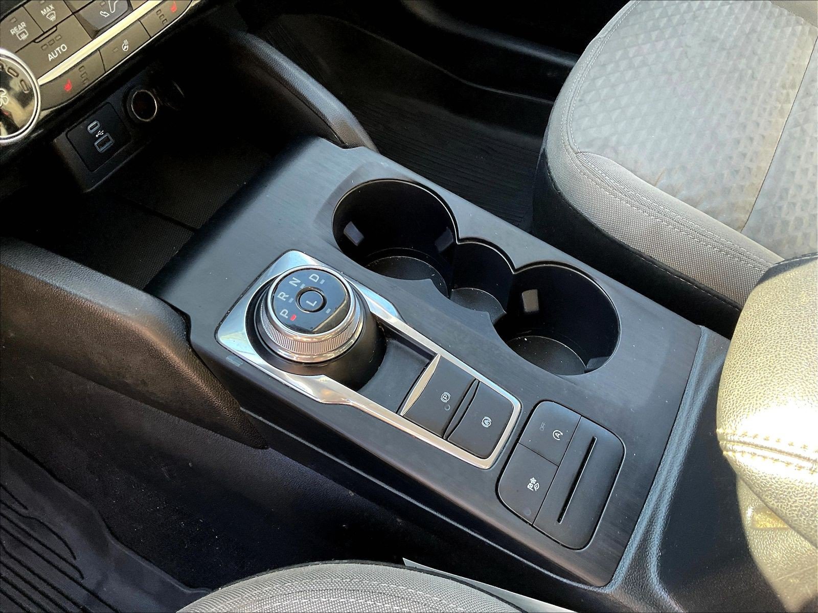 Used 2022 Ford Escape SE w/ Cold Weather Package AWD/4WD image 19