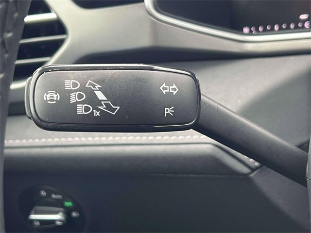 Used 2025 Volkswagen Taos SE image 24