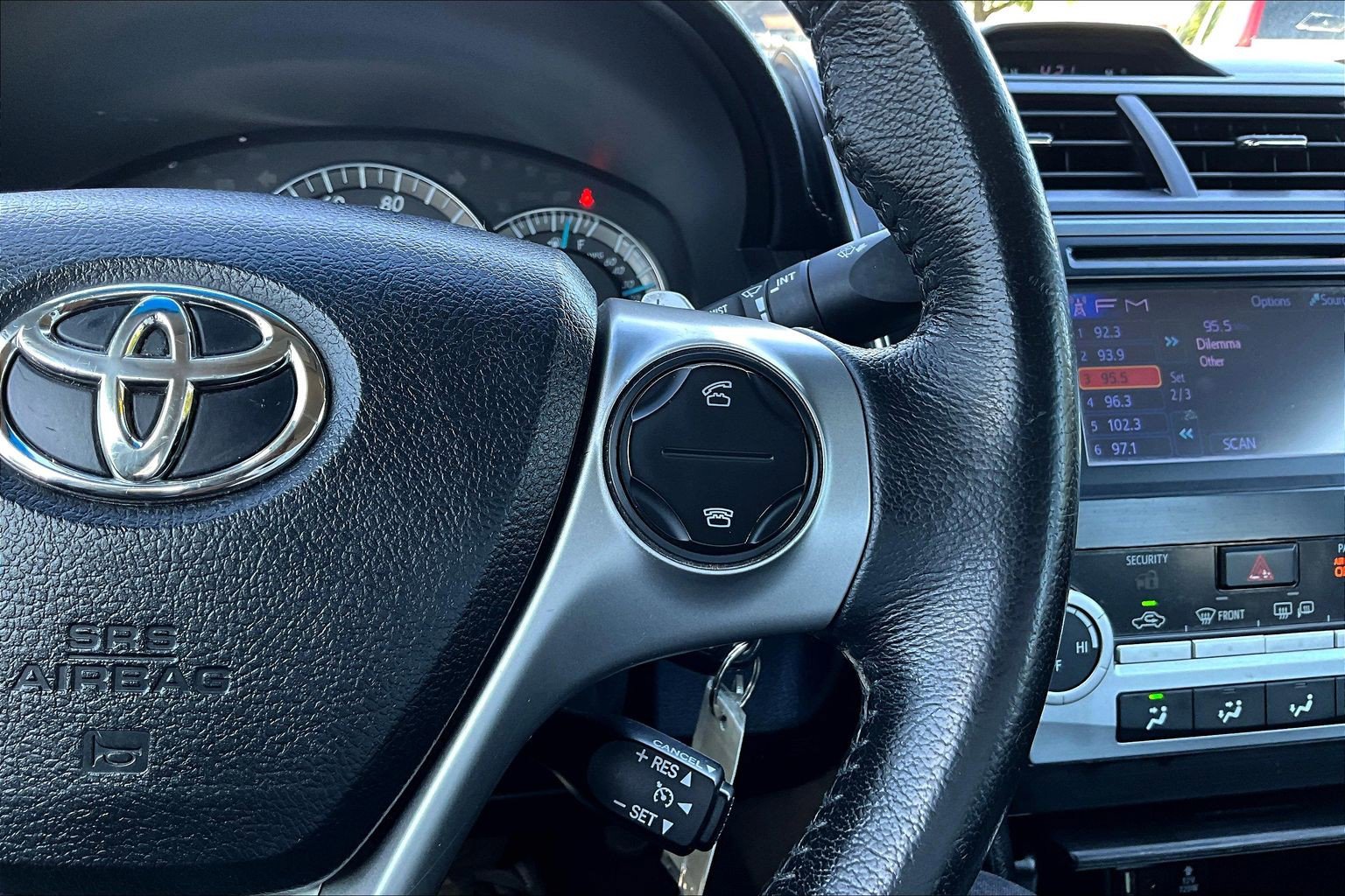 Used 2013 Toyota Camry SE FWD image 20