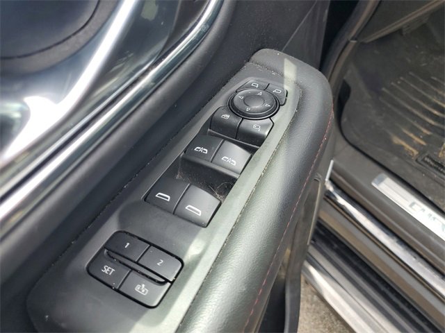 Used 2023 Chevrolet Suburban RST w/ Luxury Package image 20