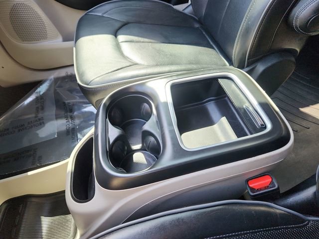 Used 2020 Chrysler Pacifica Limited image 49
