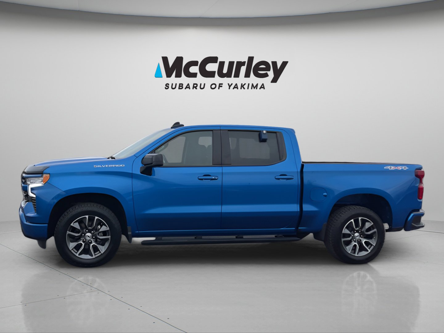 Used 2023 Chevrolet Silverado 1500 RST image 2