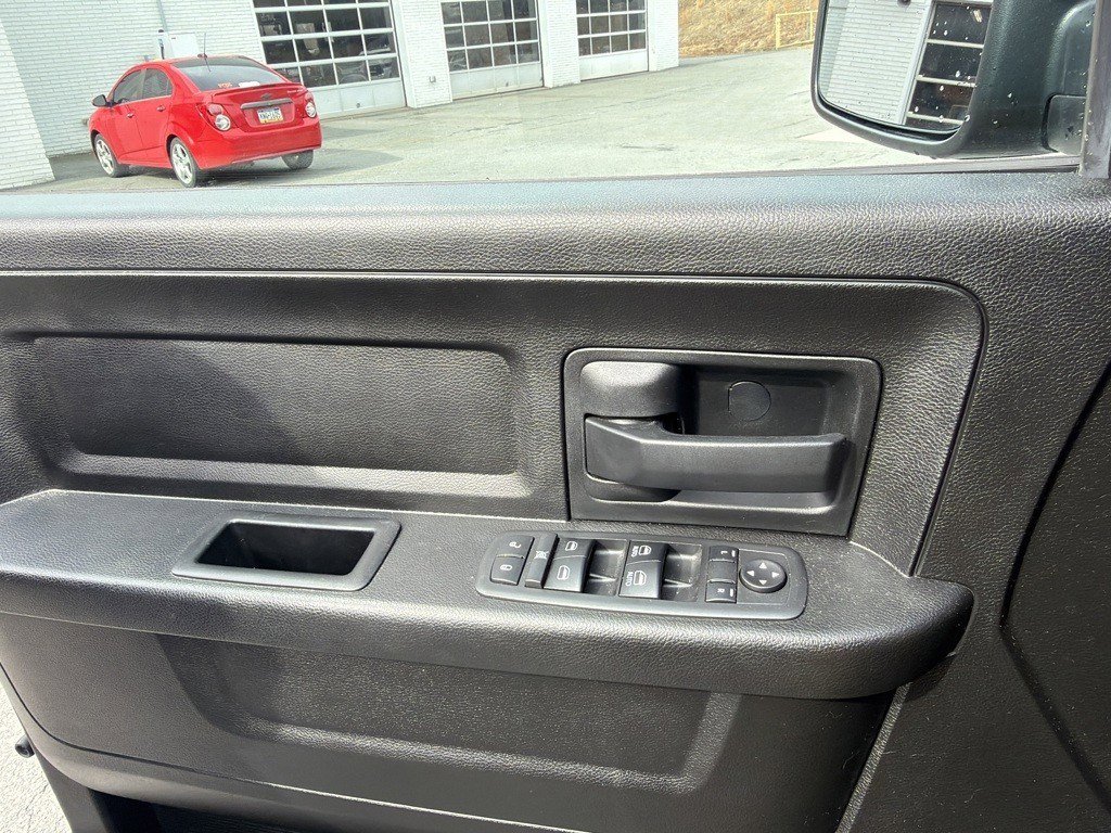 Used 2019 RAM 1500 Express w/ Express Value Package image 10