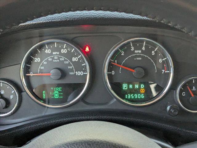 Used 2014 Jeep Wrangler Unlimited Sahara w/ Connectivity Group image 10