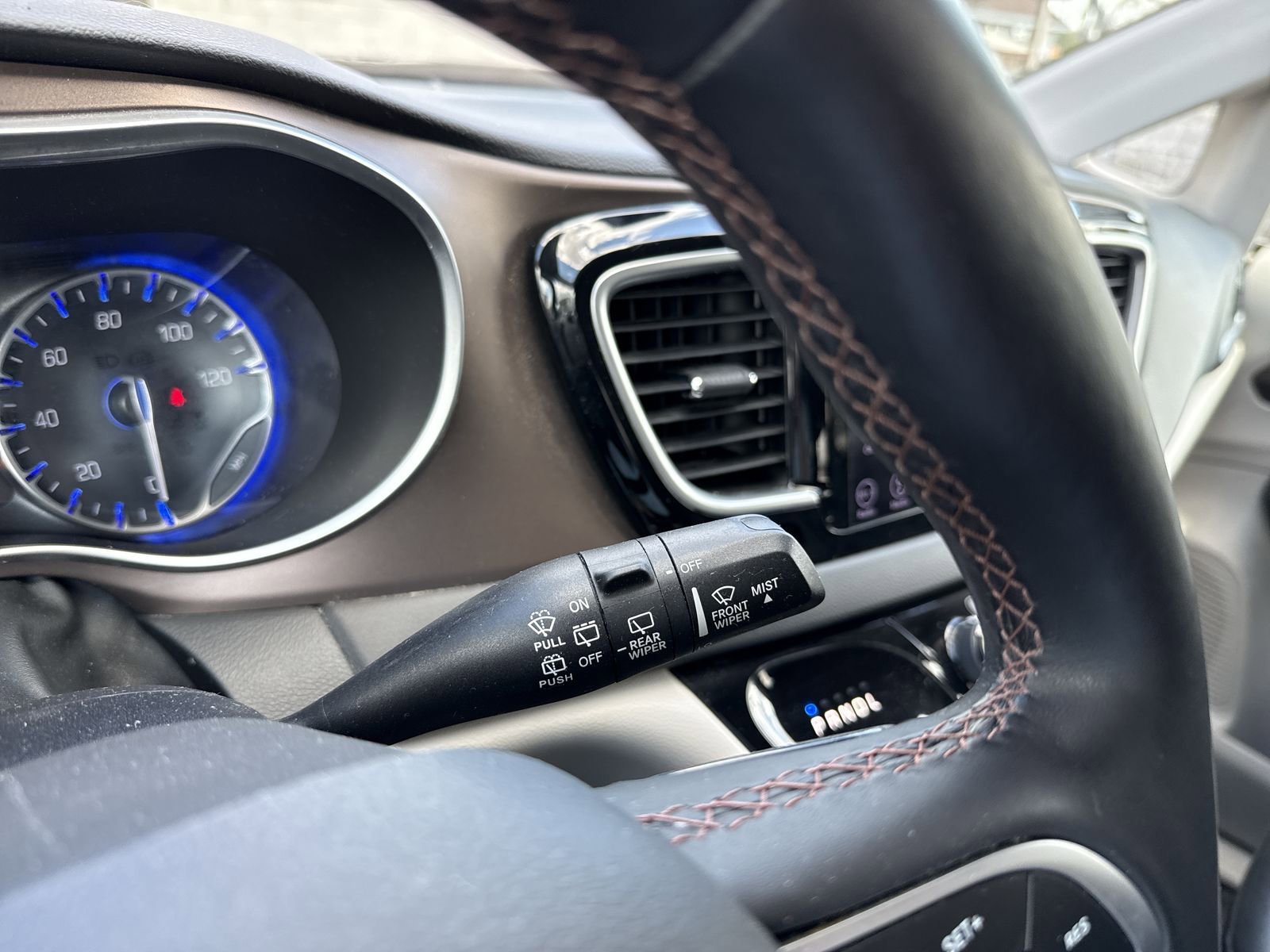 Used 2018 Chrysler Pacifica Touring-L Plus w/ Tire & Wheel Group image 32