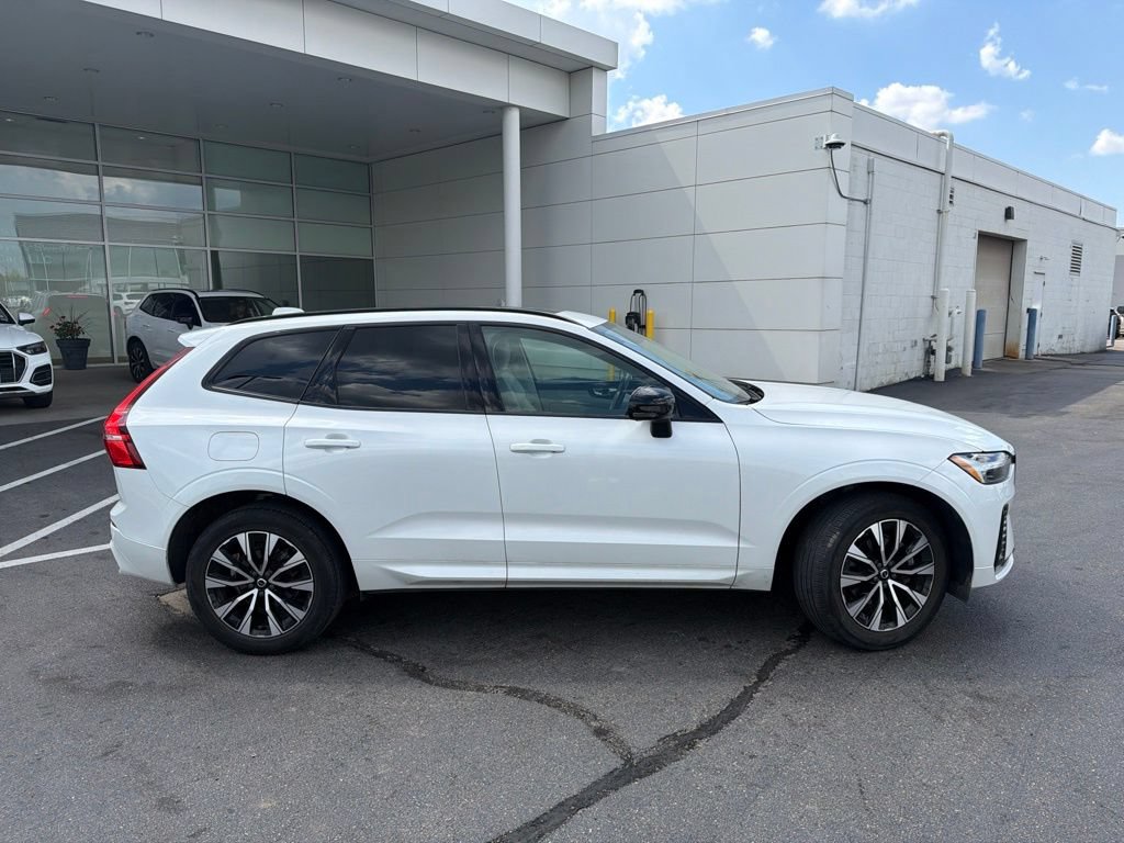 Used 2024 Volvo XC60 B5 Core w/ Protection Package Premier AWD/4WD image 2