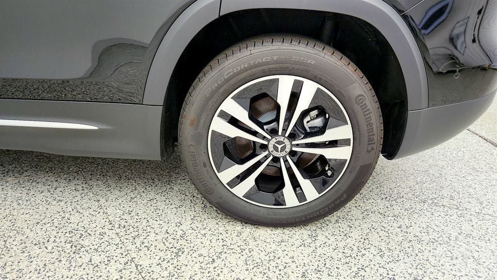 Used 2024 Mercedes-Benz GLB 250 4MATIC w/ Exclusive Package image 9