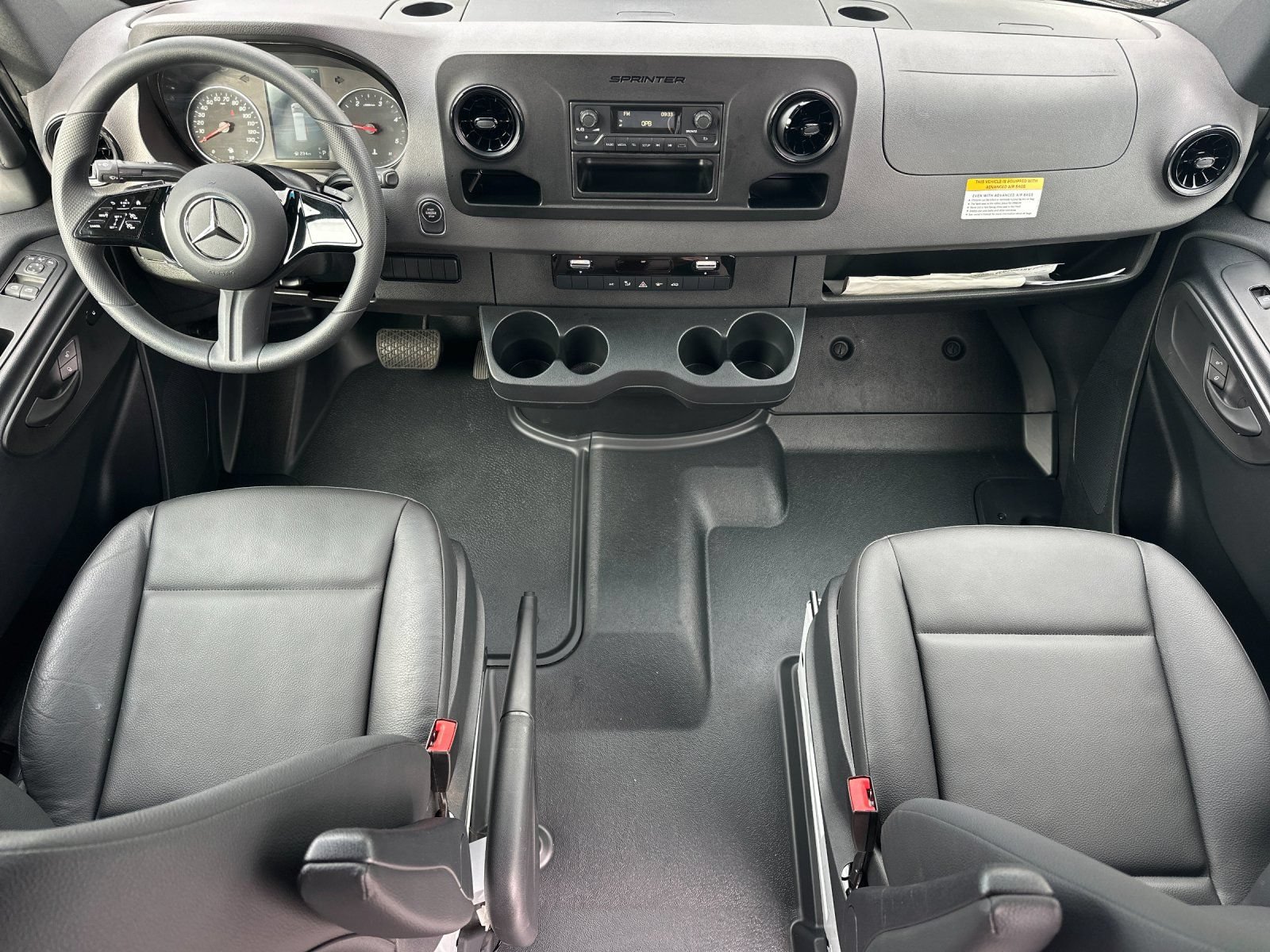 Used 2025 Mercedes-Benz Sprinter 2500 image 13