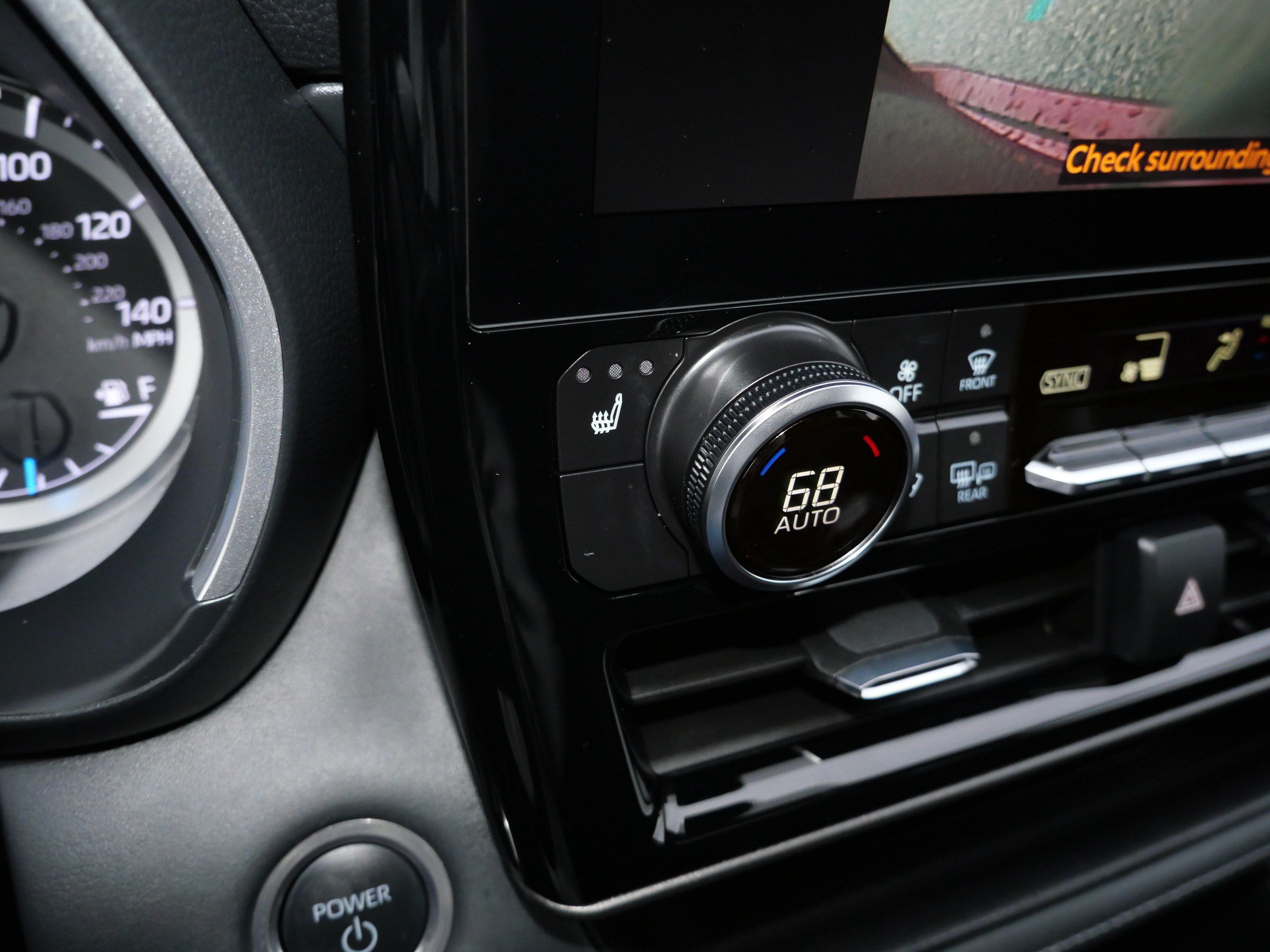 Used 2025 Toyota Highlander XLE AWD/4WD image 30