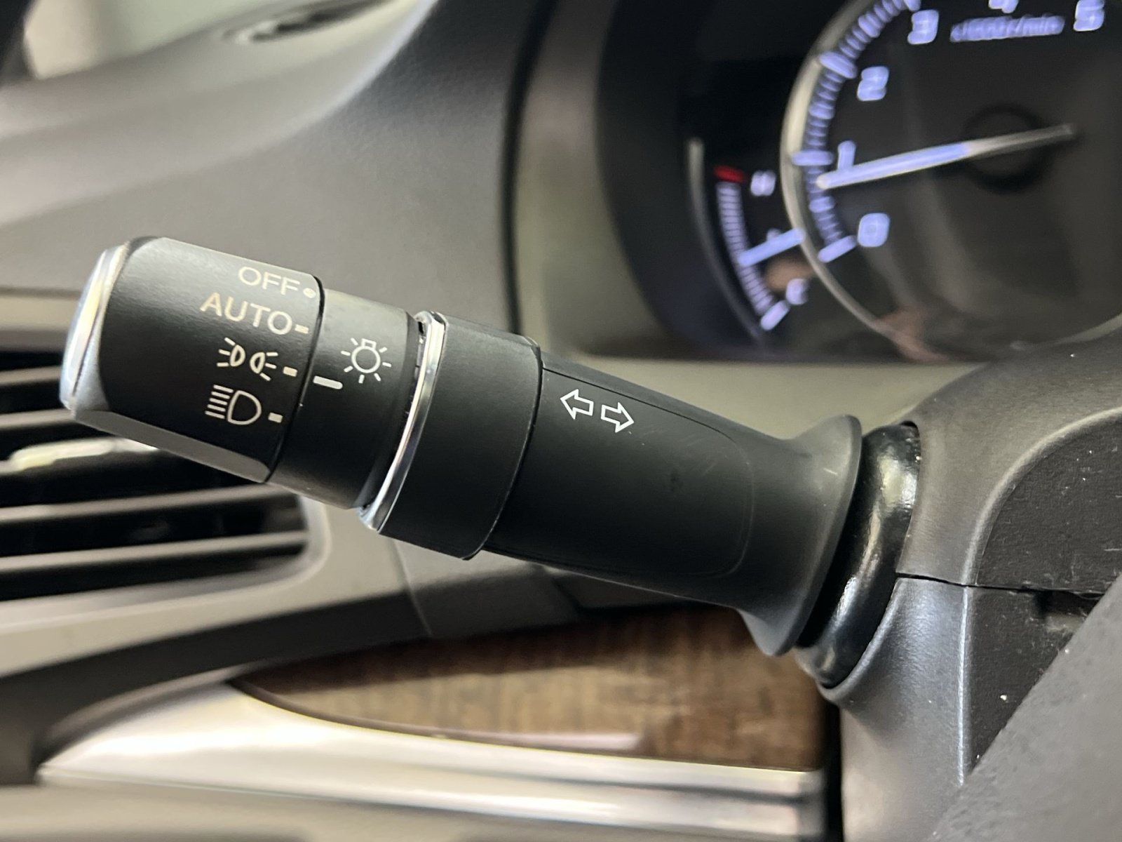 Used 2019 Acura MDX SH-AWD image 37
