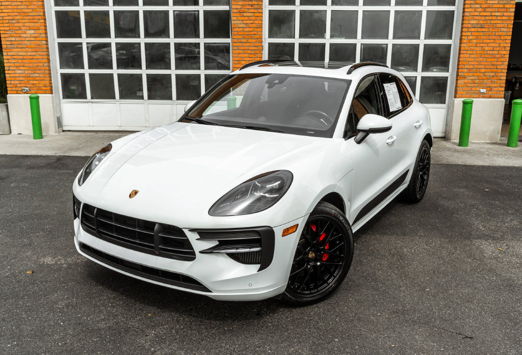 Used 2021 Porsche Macan GTS w/ Sport Chrono Package AWD/4WD image 2