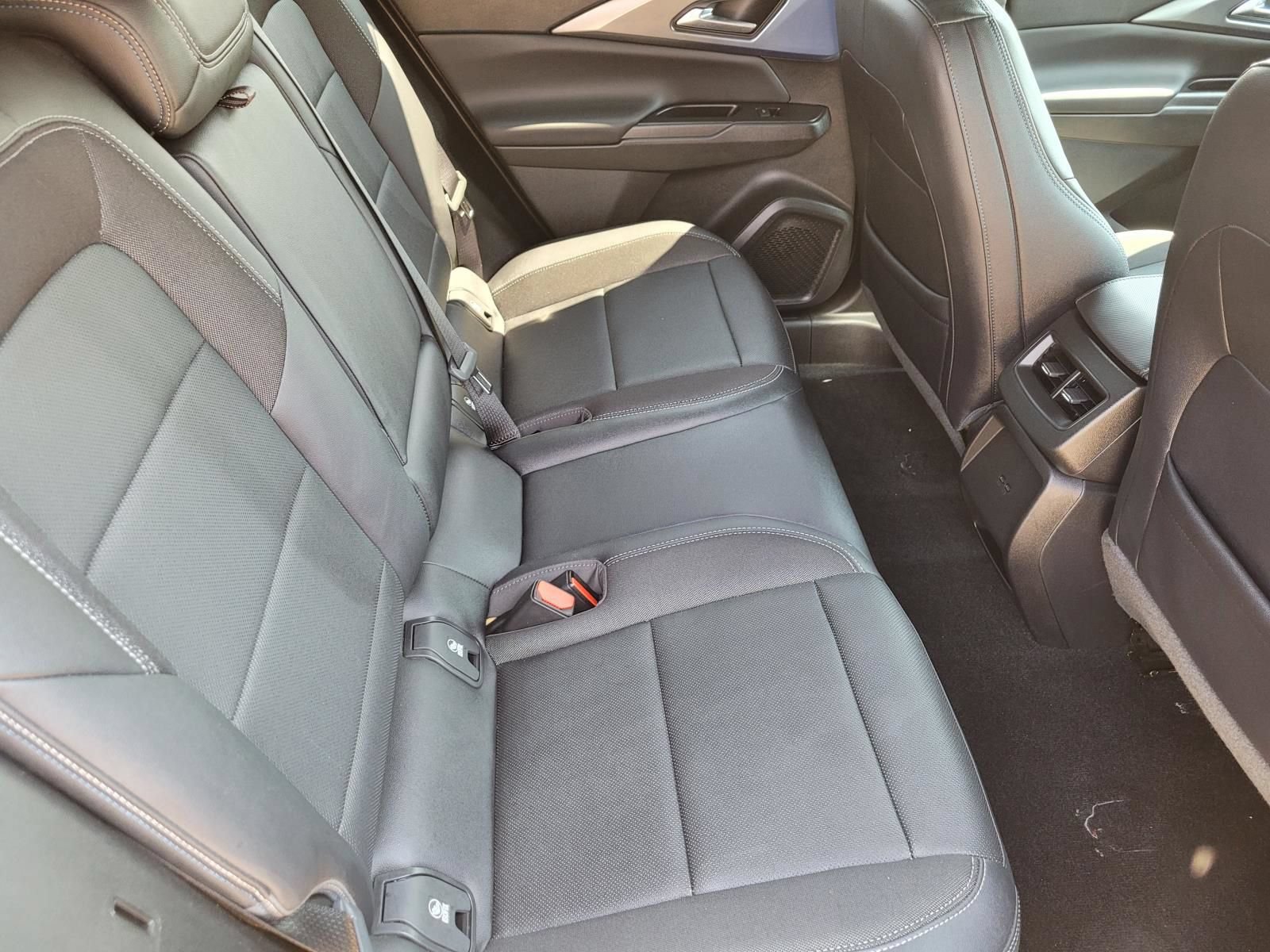 Used 2025 Chevrolet Equinox EV LT w/ Convenience Package FWD image 12