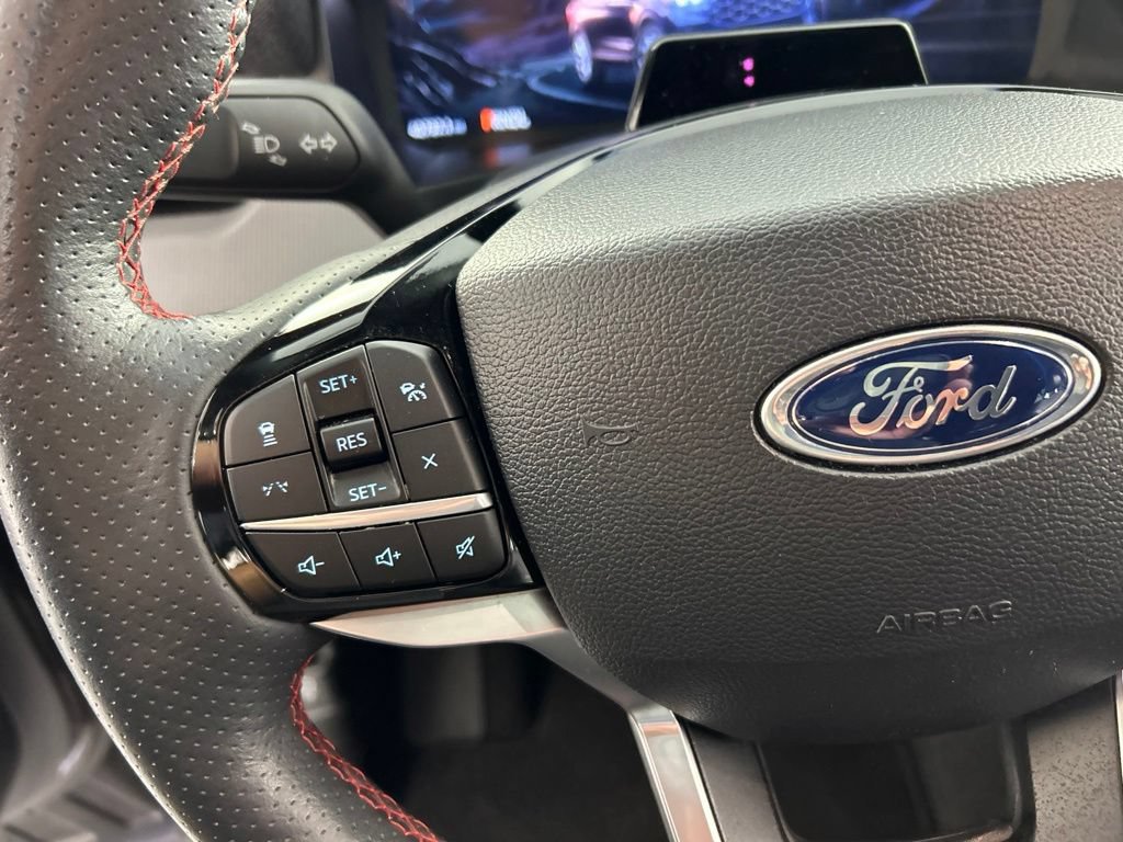 Used 2025 Ford Explorer ST-Line w/ ST-Line Street Pack AWD/4WD image 14