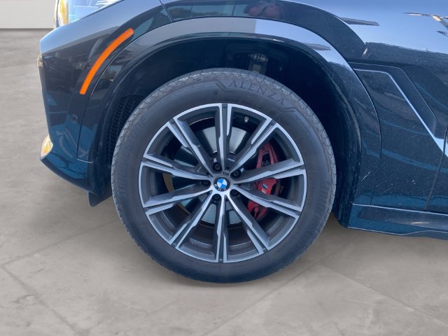 Used 2022 BMW X6 xDrive40i w/ M Sport Package AWD/4WD image 14