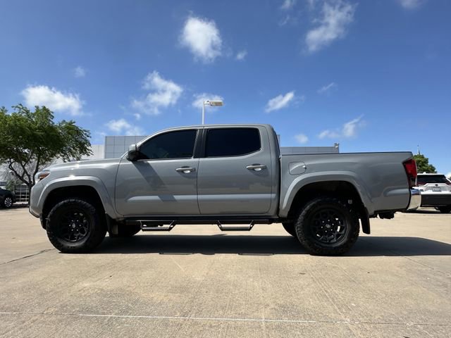 Used 2021 Toyota Tacoma SR5 RWD image 2