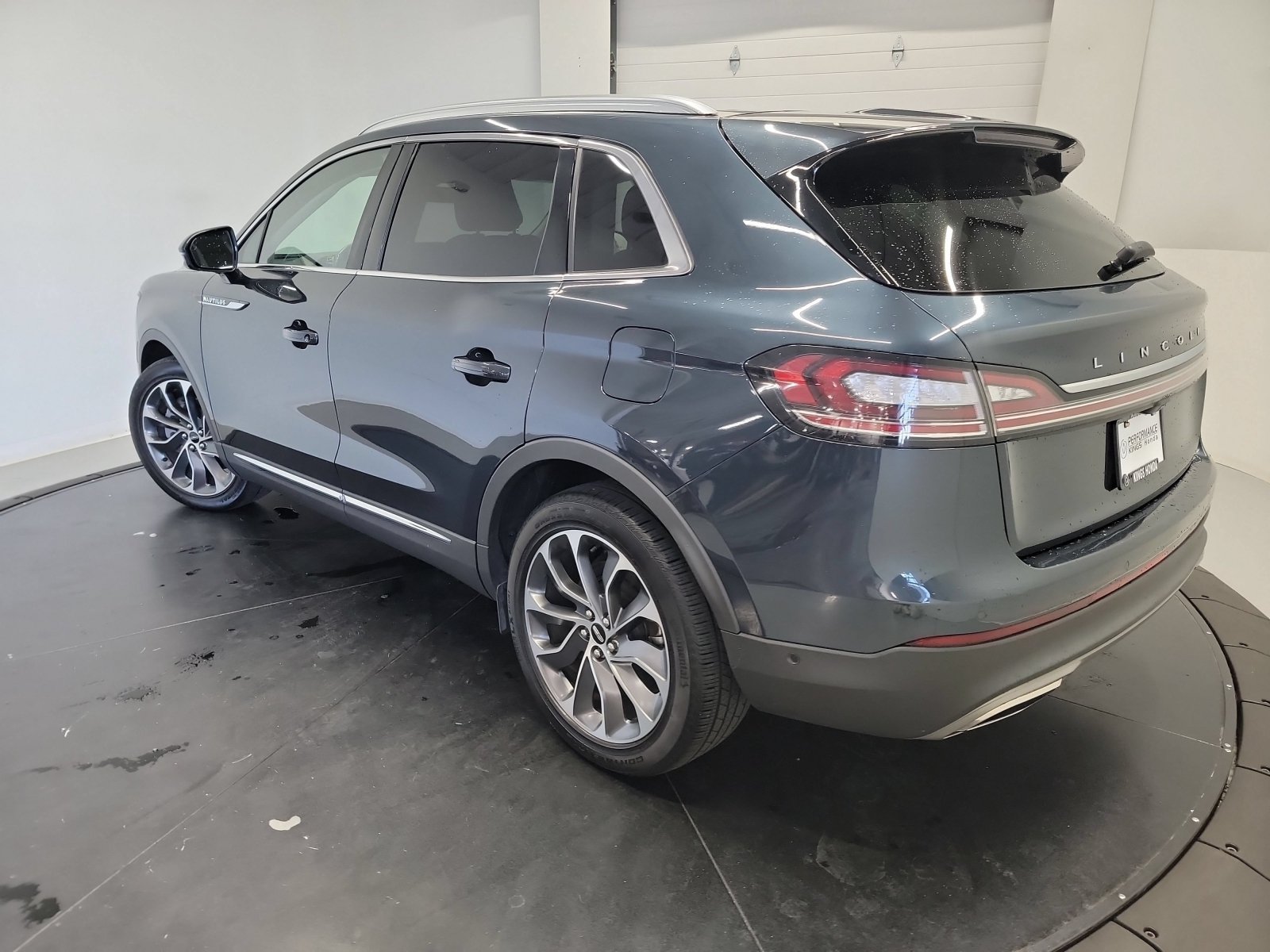 Used 2022 Lincoln Nautilus Reserve w/ Equipment Group 201A AWD/4WD image 6