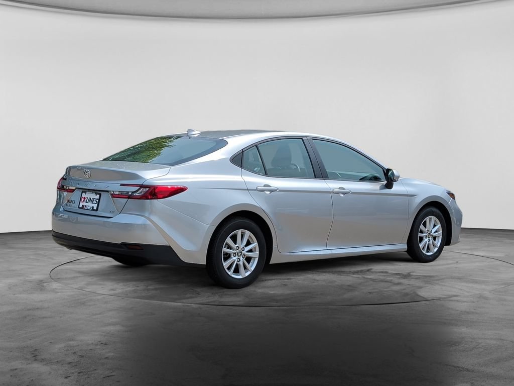 Used 2026 Toyota Camry LE FWD image 7
