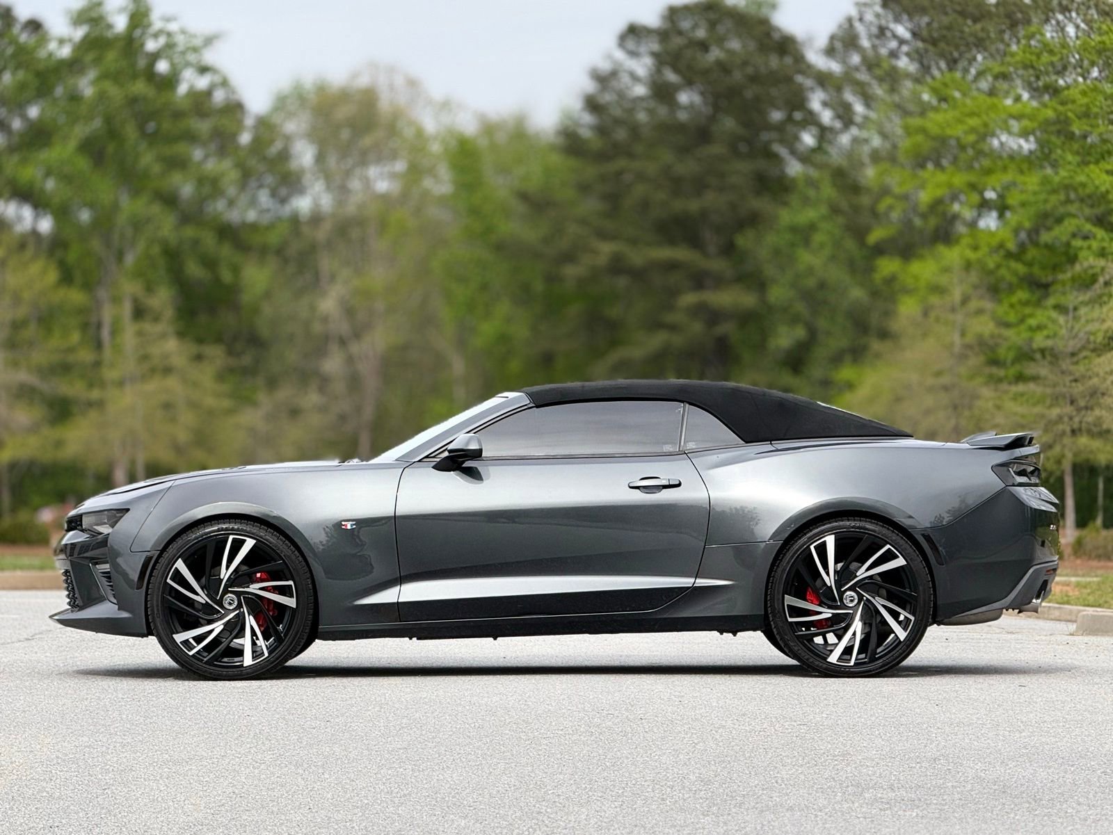 Used 2016 Chevrolet Camaro SS RWD image 9