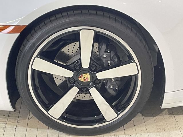 Certified 2023 Porsche 911 Carrera RWD image 11