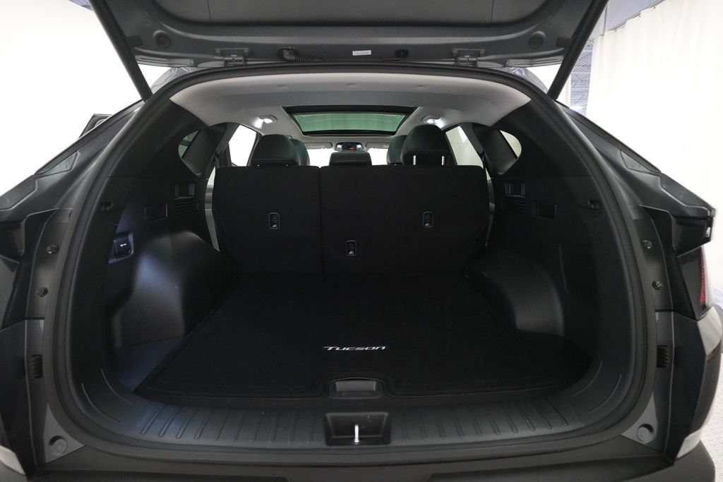 Used 2025 Hyundai Tucson Limited AWD/4WD image 10