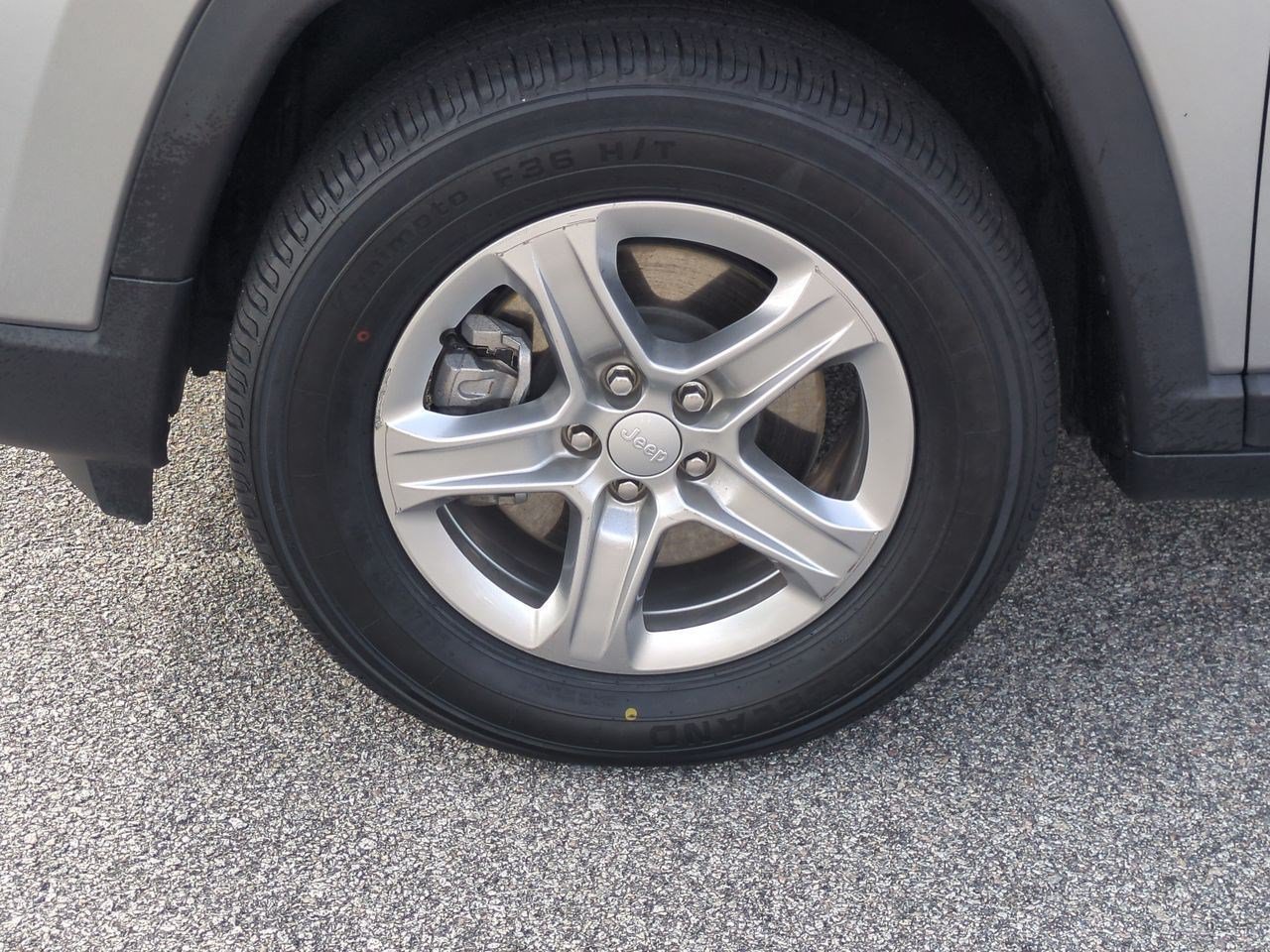 Used 2024 Jeep Compass Latitude AWD/4WD image 11
