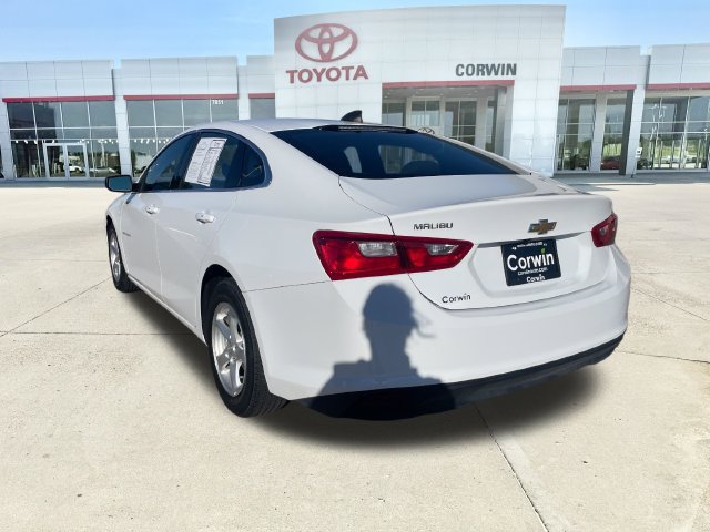Used 2018 Chevrolet Malibu LS FWD image 3