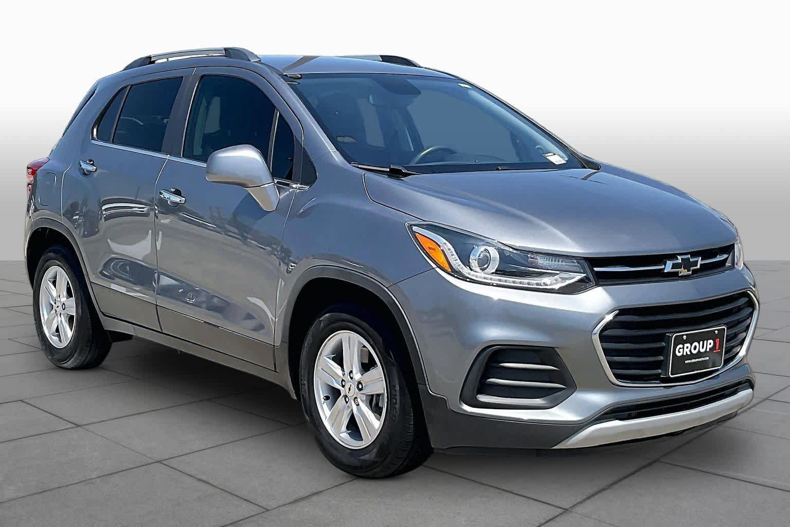 Used 2020 Chevrolet Trax LT w/ Driver Confidence Package FWD image 3