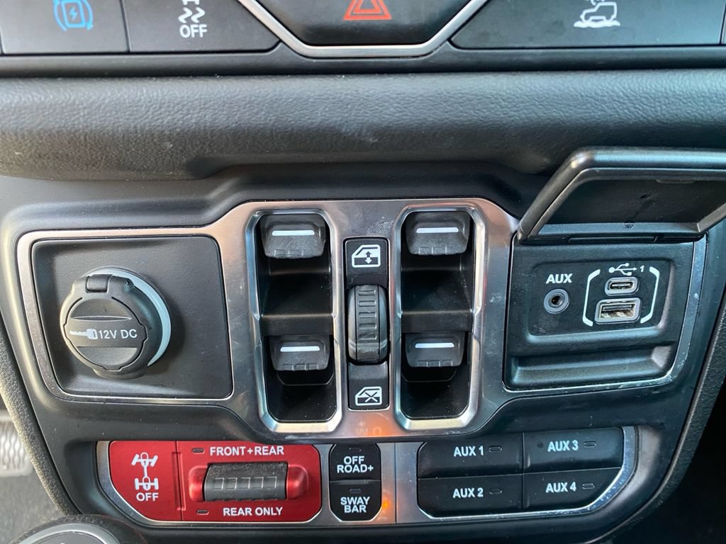 Used 2024 Jeep Wrangler Unlimited Rubicon 4xe AWD/4WD image 18