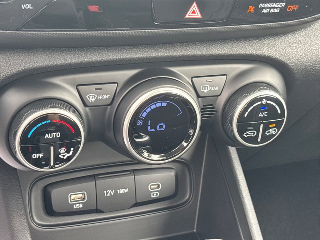 Certified 2025 Hyundai Venue SEL FWD image 19
