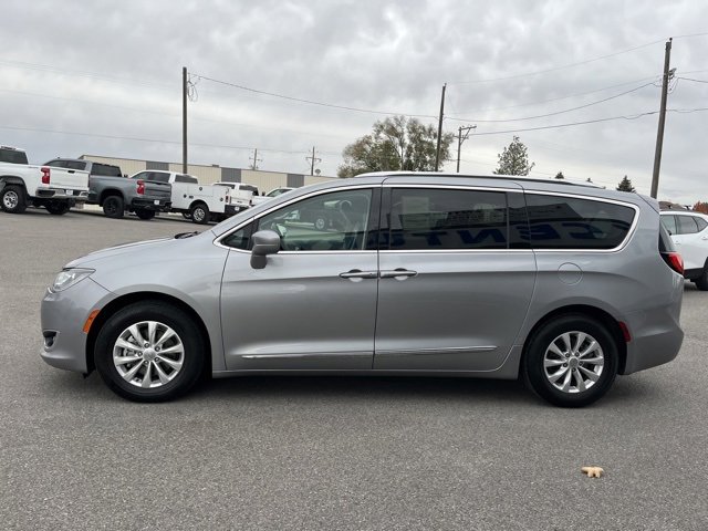 Used 2018 Chrysler Pacifica Touring-L image 11