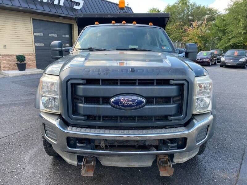 Used 2012 Ford F550 4x4 SuperCab Super Duty w/ Payload Upgrade Pkg image 2