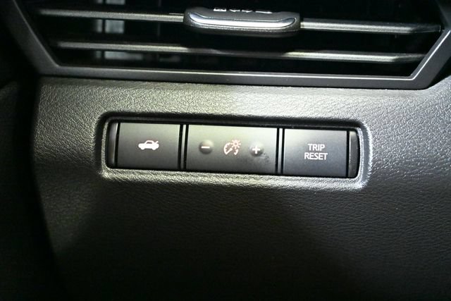 Used 2024 Nissan Altima 2.5 SR FWD image 36