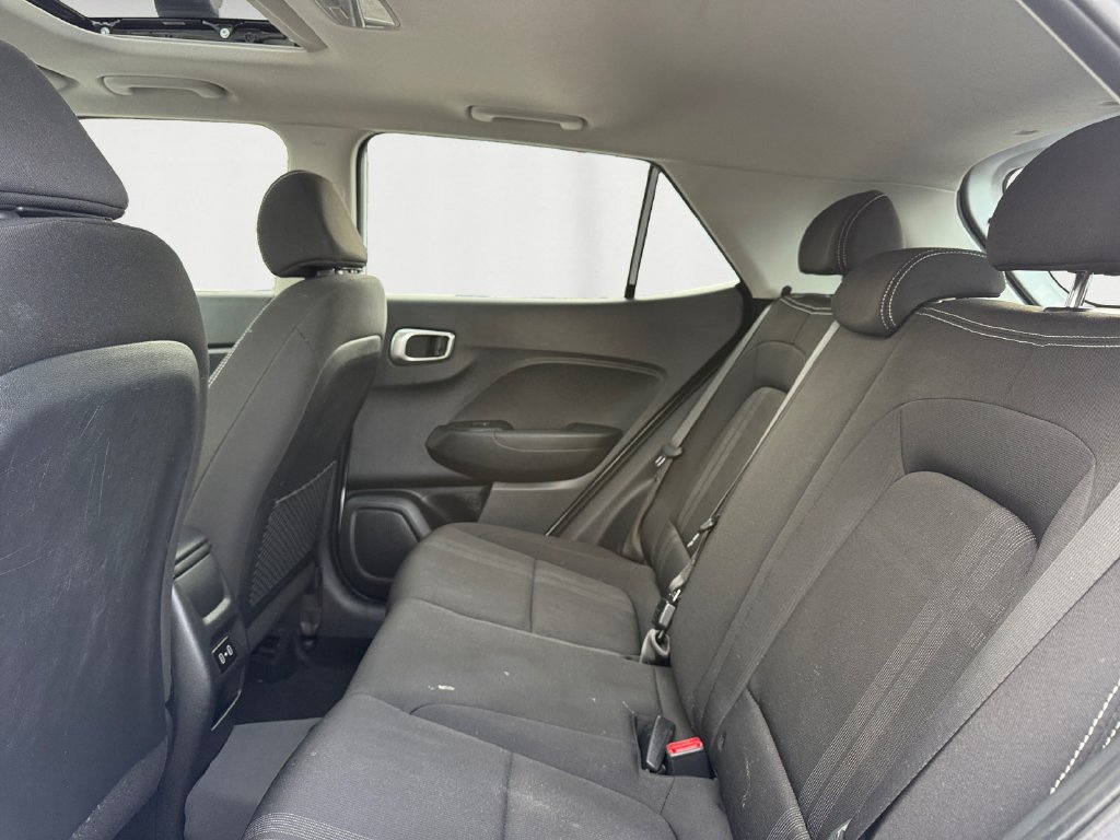 Used 2024 Hyundai Venue SEL FWD image 14