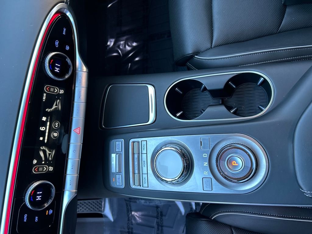 Used 2024 Genesis GV70 2.5T Advanced w/ Advanced Package image 17